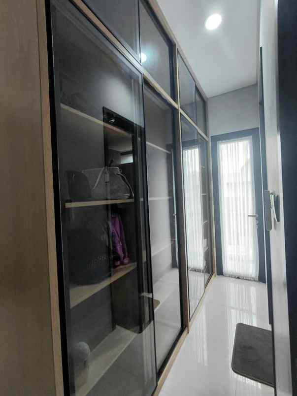 dijual rumah summarecon bandung cluster