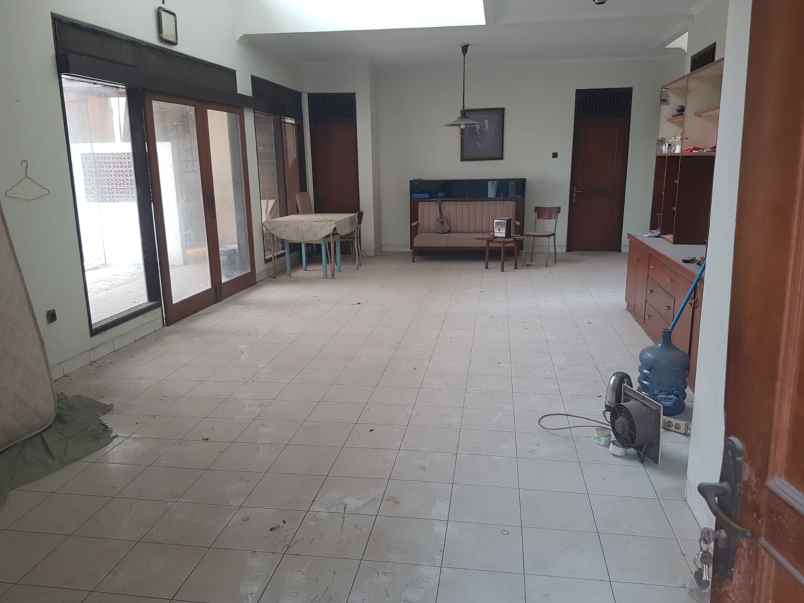 dijual rumah sunrise garden kedoya