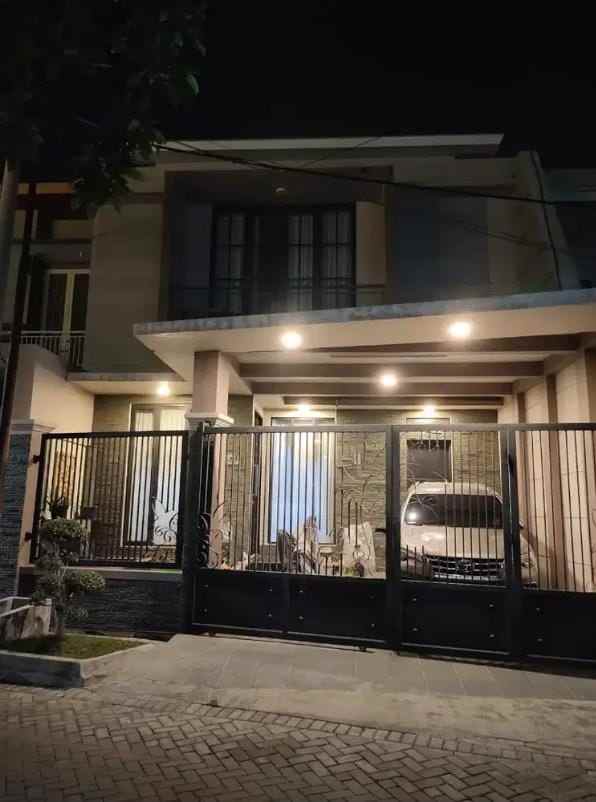 dijual rumah sutorejo