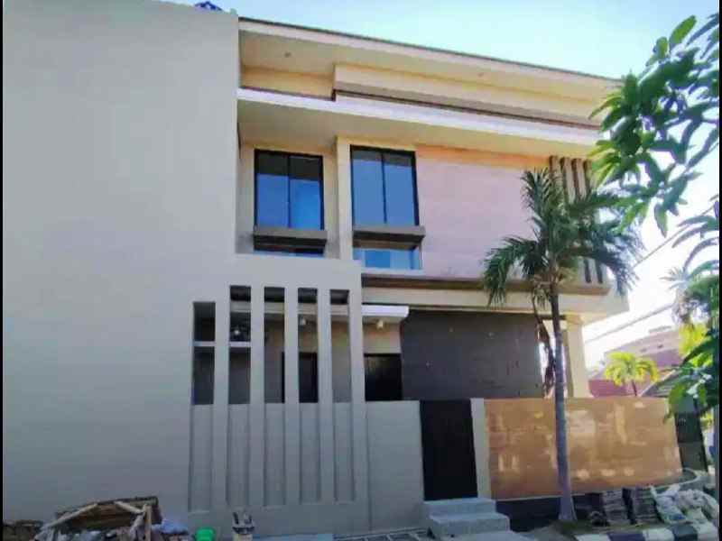 dijual rumah sutorejo prima