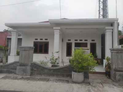 dijual rumah taman baru