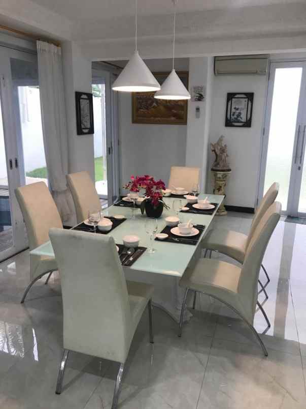 dijual rumah taman beverly golf lippo