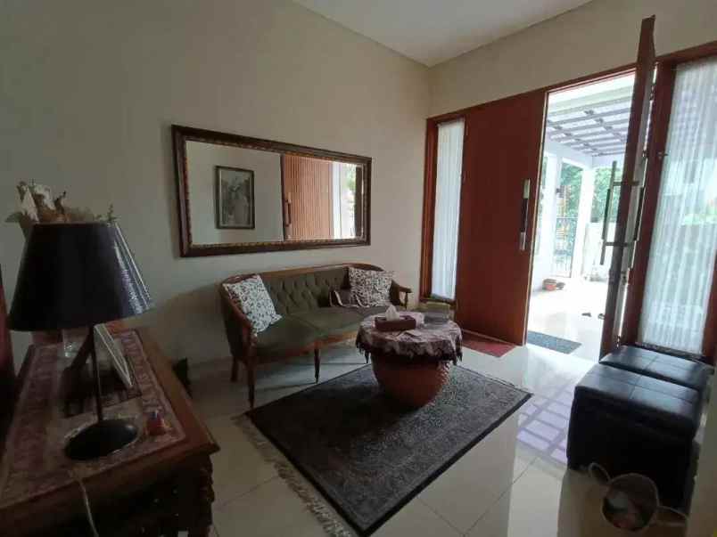 dijual rumah taman giri loka bsd