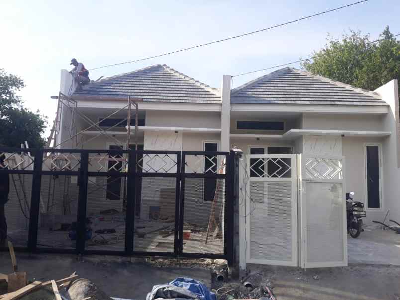 dijual rumah taman gunung anyar