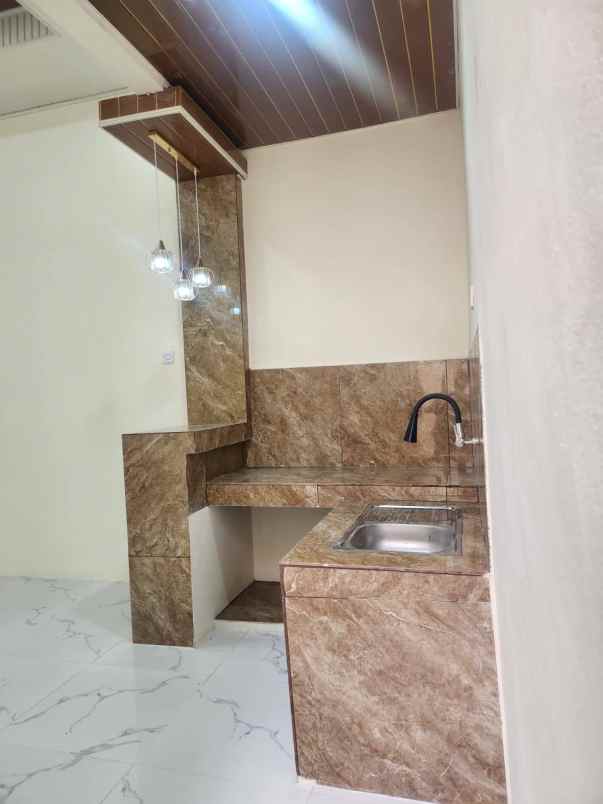 dijual rumah taman harapan baru