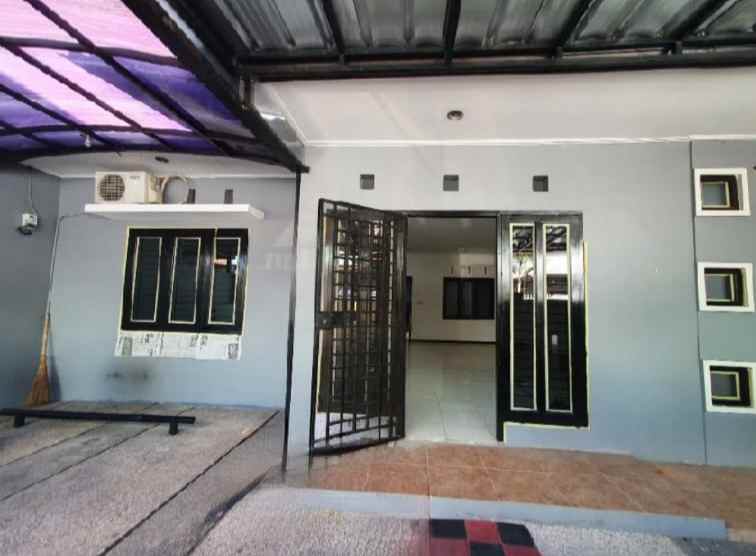 dijual rumah taman kopo indah 3