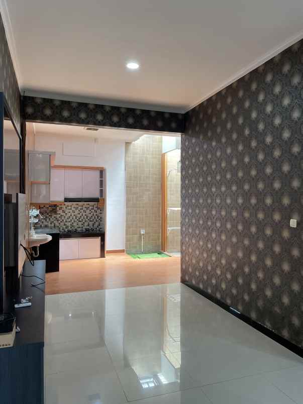 dijual rumah taman kopo indah 5 cluster