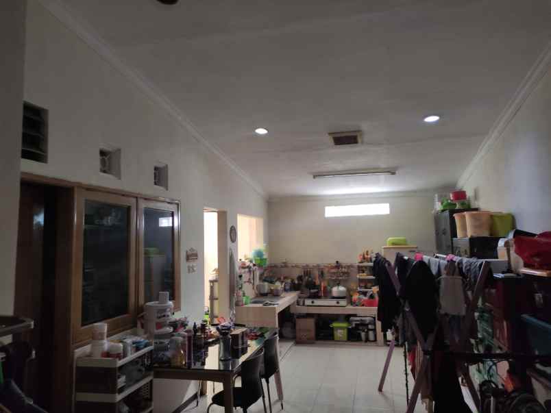 dijual rumah taman pondok indah