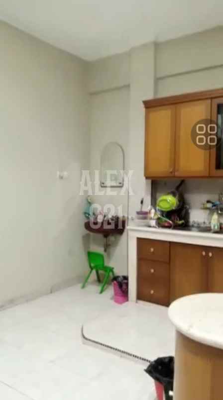 dijual rumah taman semanan indah