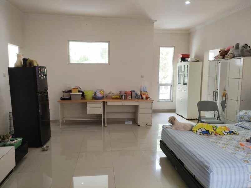 dijual rumah taman semanan indah