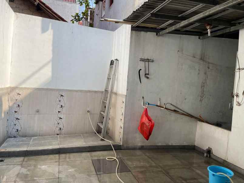 dijual rumah tanjung barat