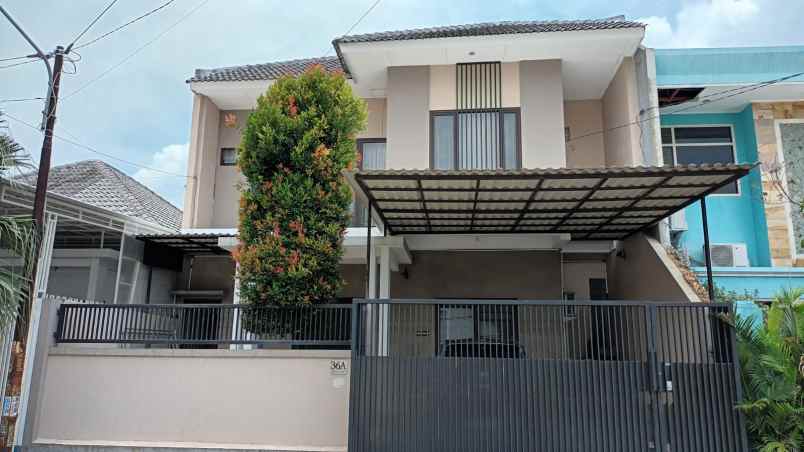 dijual rumah tenggilis