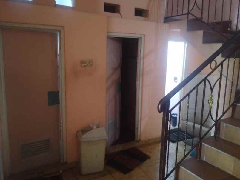 dijual rumah tenggilis mejoyo