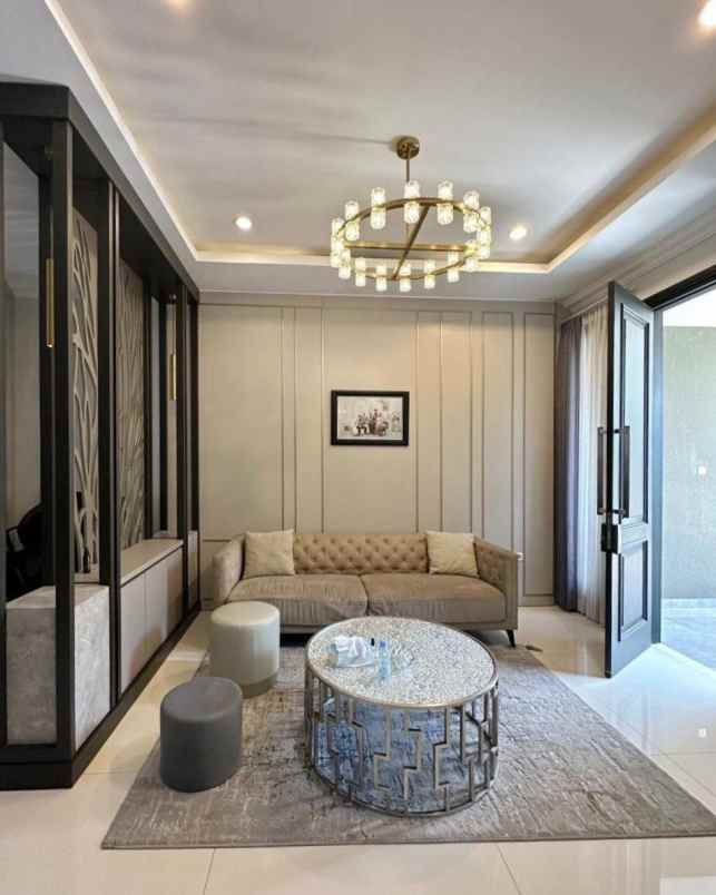 dijual rumah the mansion pakuwon indah