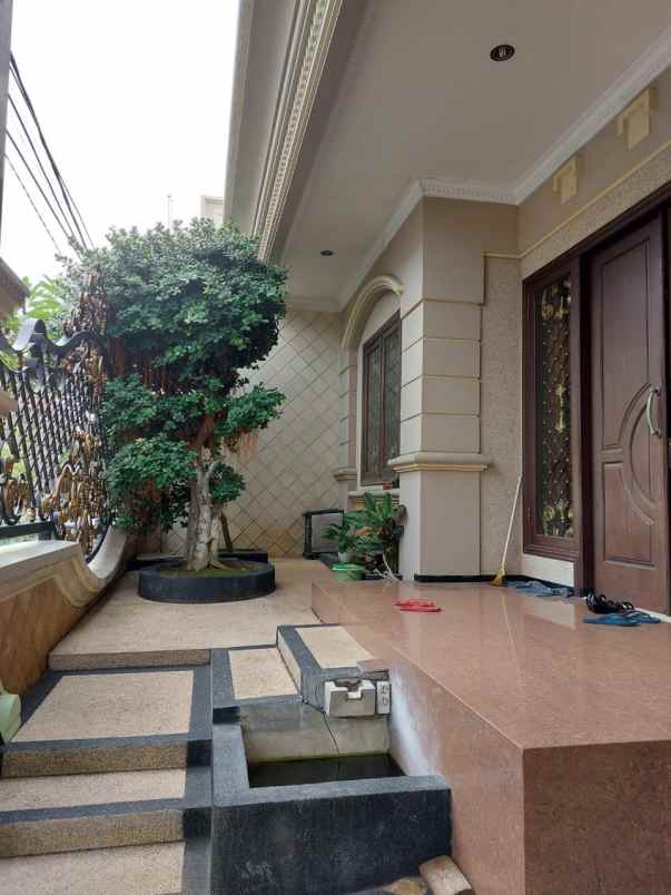 dijual rumah tidar