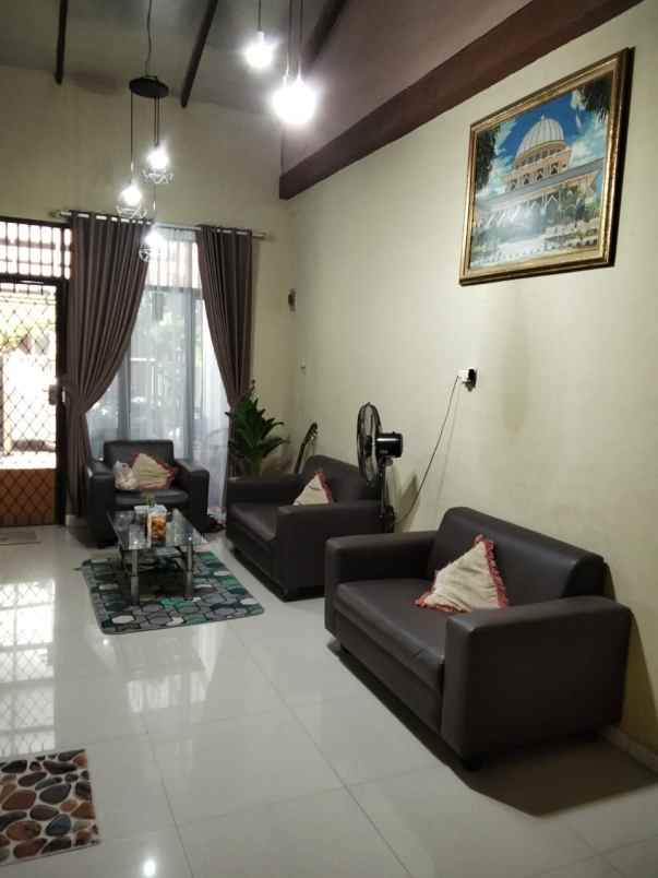 dijual rumah titian asri