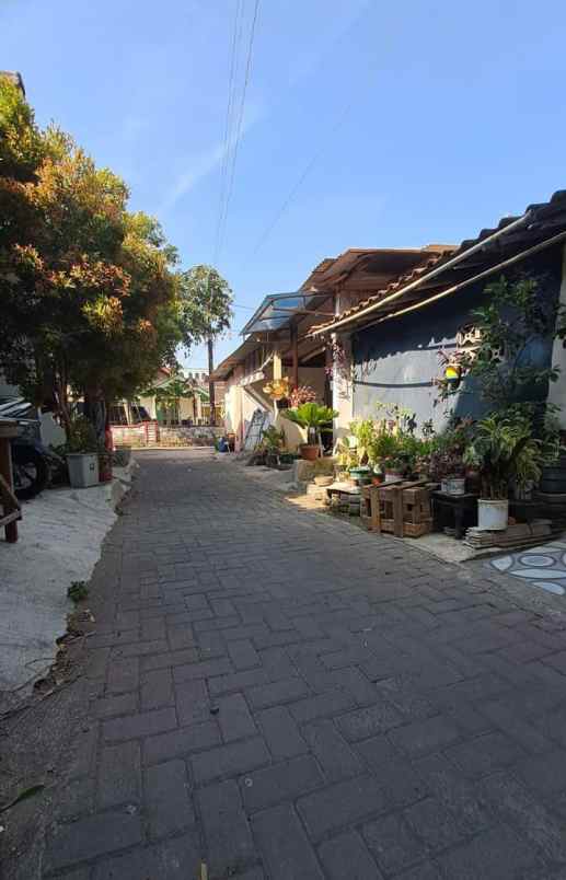 dijual rumah trihanggo