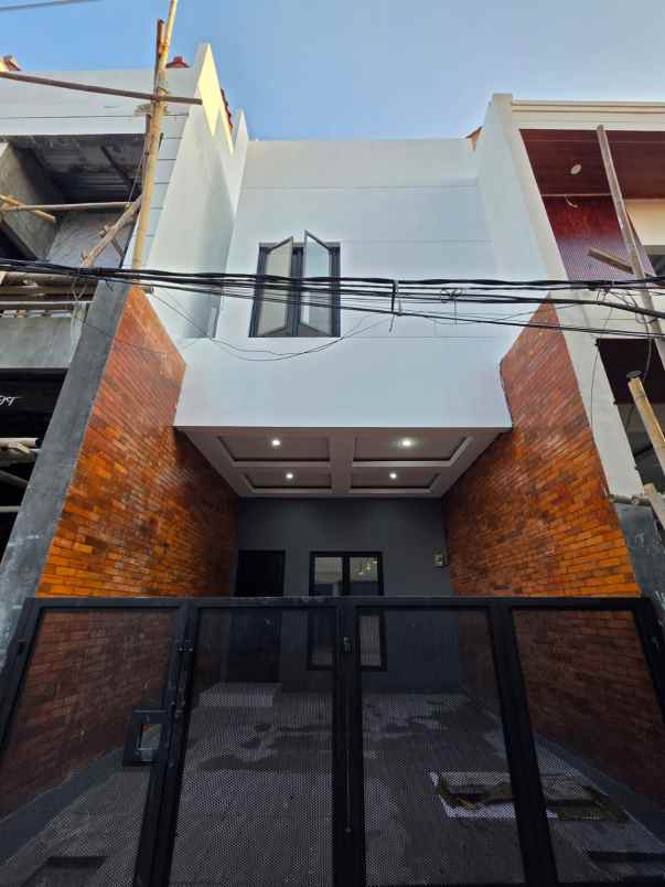 dijual rumah utan kayu