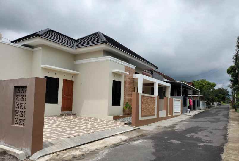 dijual rumah utara ringin