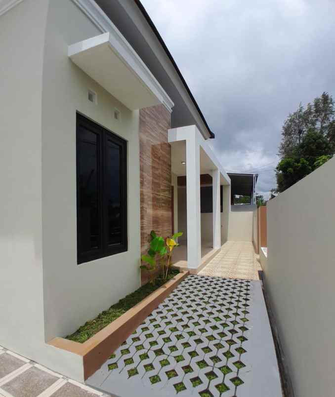 dijual rumah utara ringin