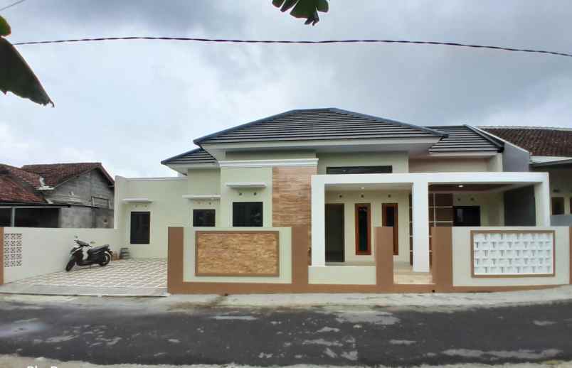 dijual rumah utara ringin