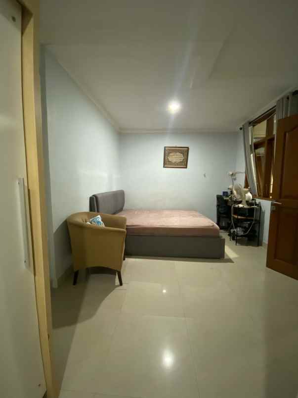 dijual rumah villa cipinang indah rt