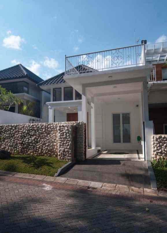 dijual rumah villa puncak tidar