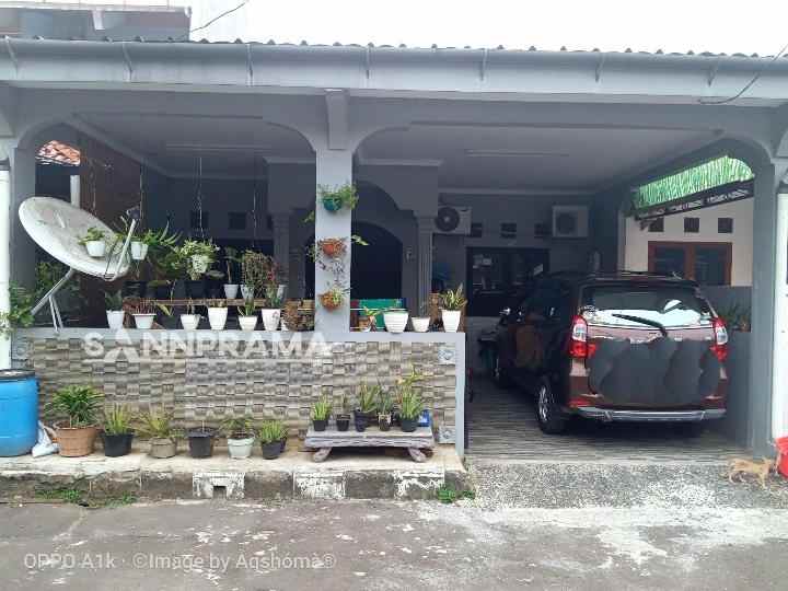 dijual rumah villa tanah baru beji