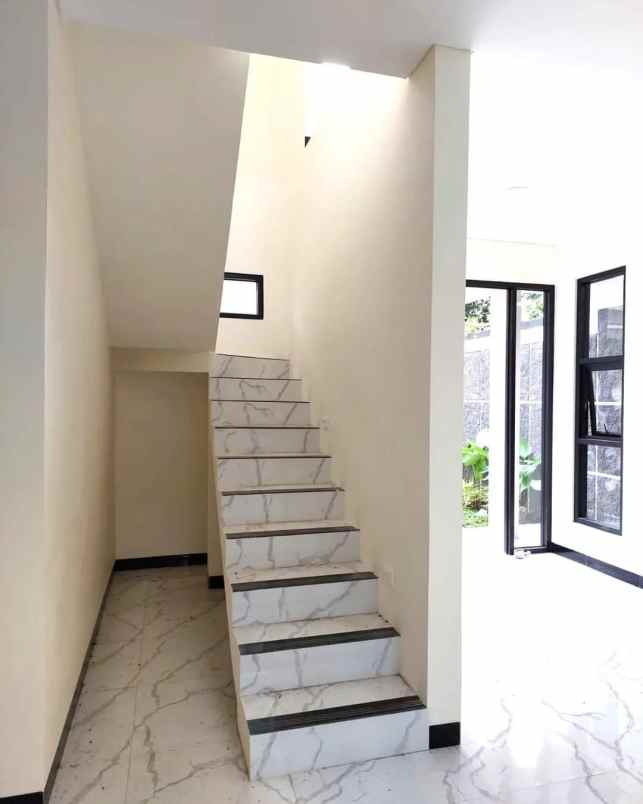 dijual rumah wedomartani