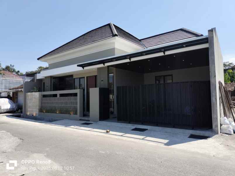 dijual rumah widodomartani ngemplak