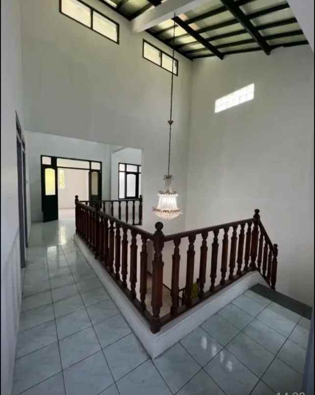 dijual rumah wiguna selatan