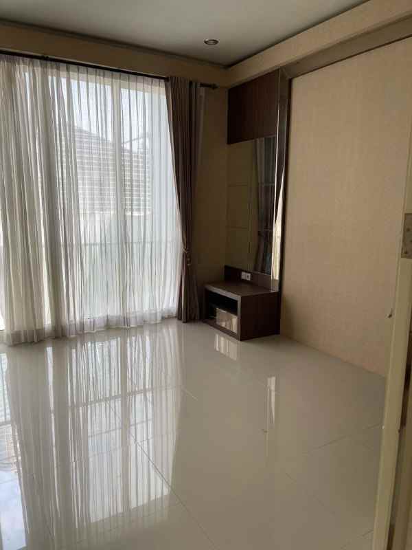 dijual rumah wisata bukit mas