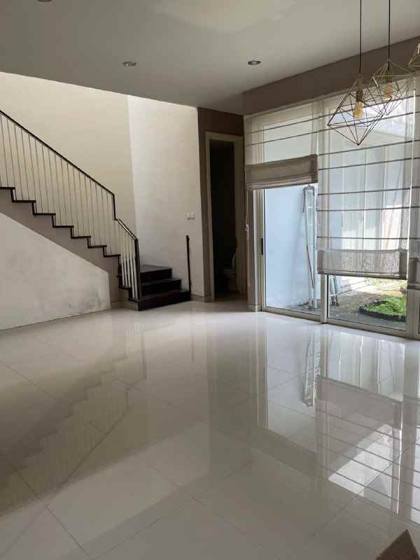 dijual rumah wisata bukit mas