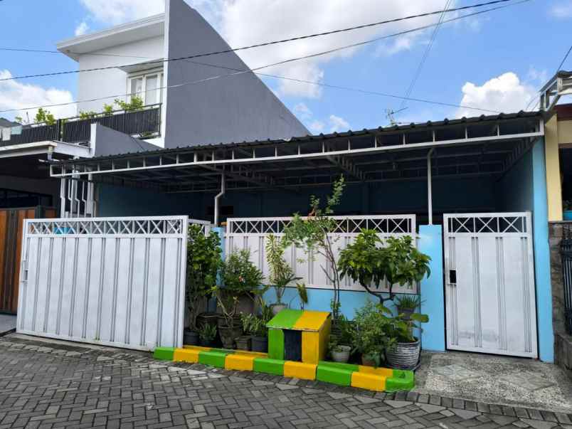 dijual rumah wisma lidah kulon