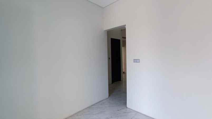 dijual rumah woodland citraland surabaya