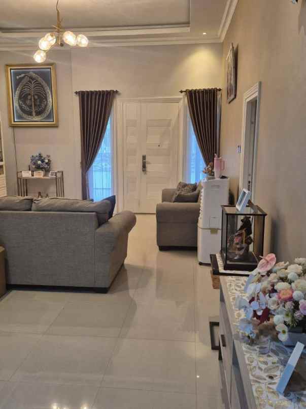 dijual rumah ykp medokan asri