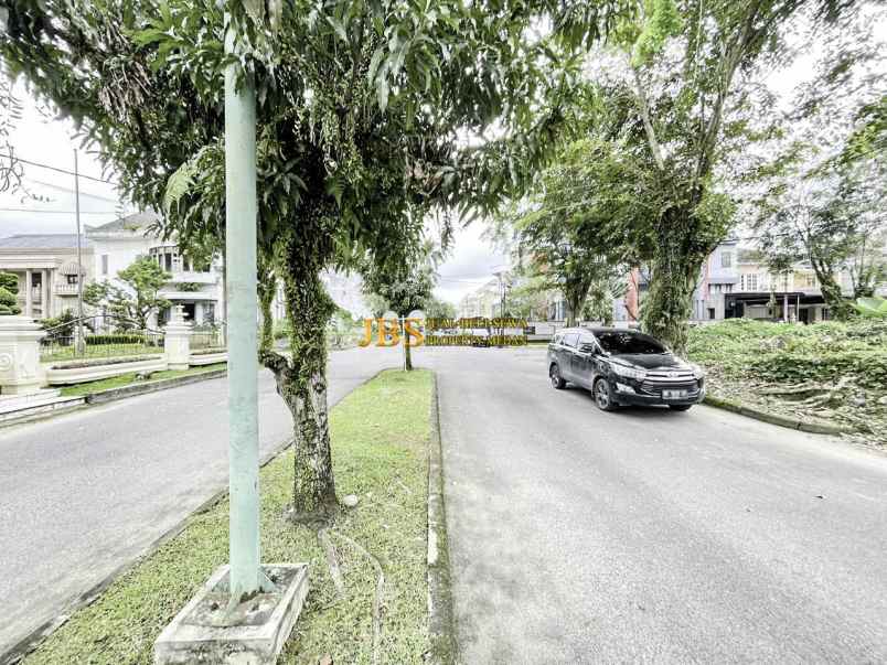 dijual tanah komplek taman malibu indah