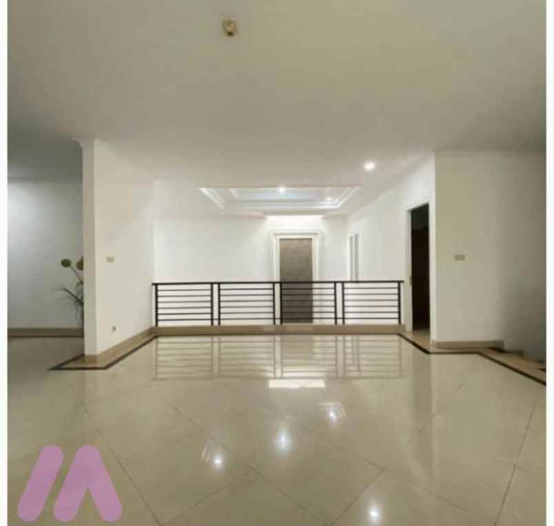 dijual town house cluster cantik mewah di kemang