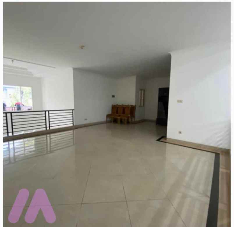 dijual town house cluster cantik mewah di kemang