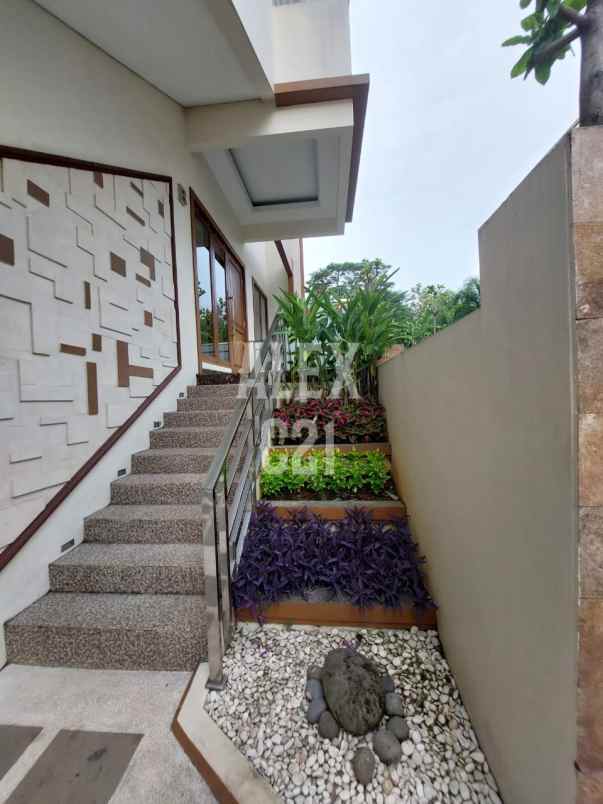 dijual town house mewah cilandak kko