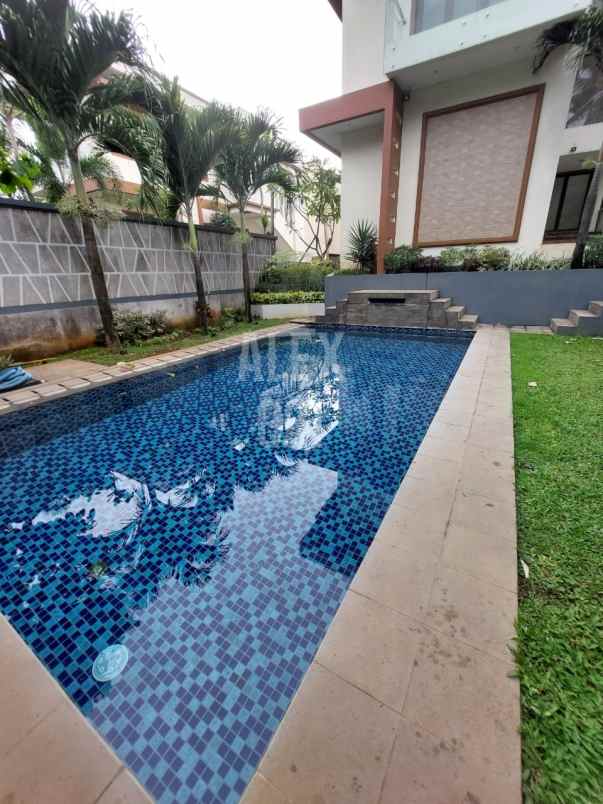 dijual town house mewah cilandak kko