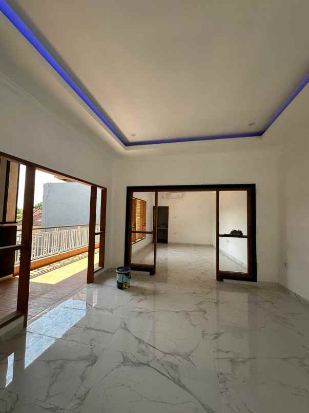 dijual villa baru lantai 2 lokasi sanur