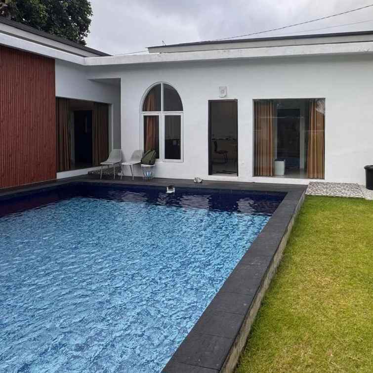 dijual villa buduk