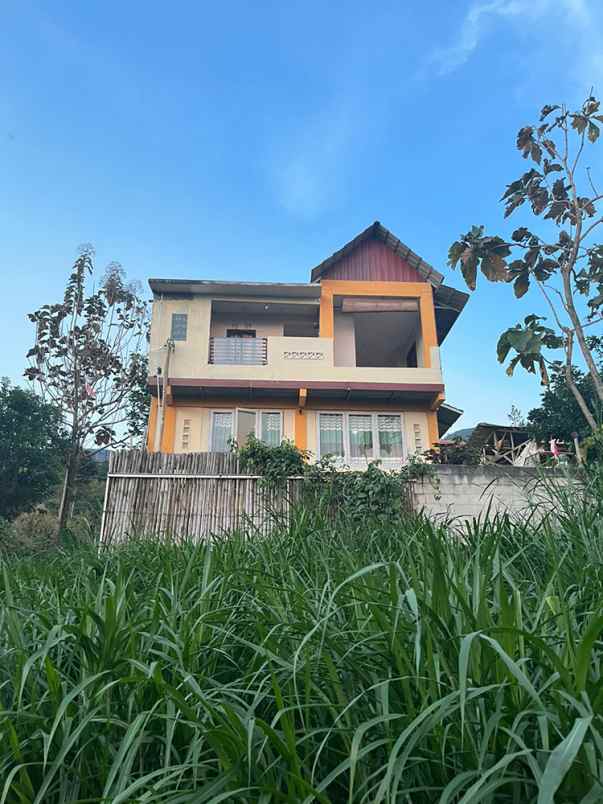 dijual villa cilengkrang