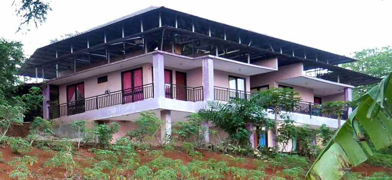 dijual villa giri mekar