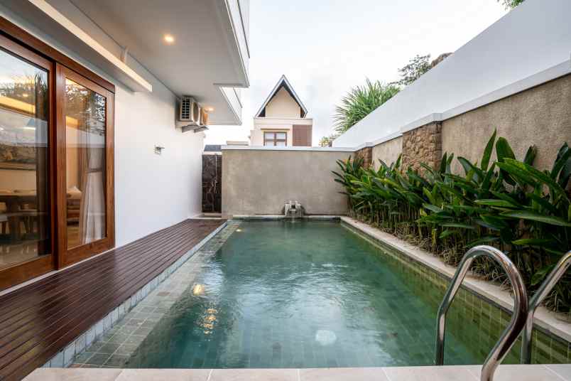 dijual villa jalan raya uluwatu pecatu