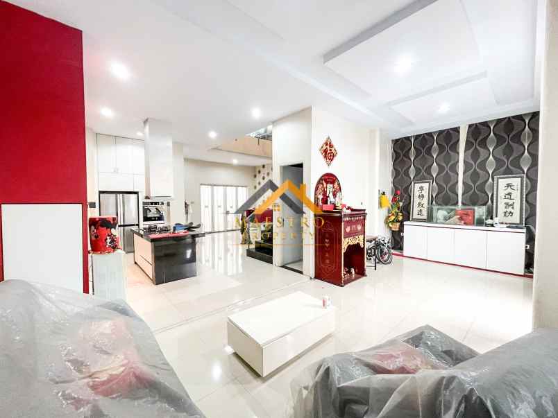 dijual villa komplek citra garden