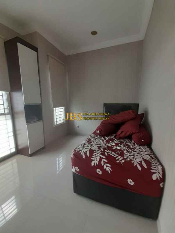 dijual villa komplek citraland gama