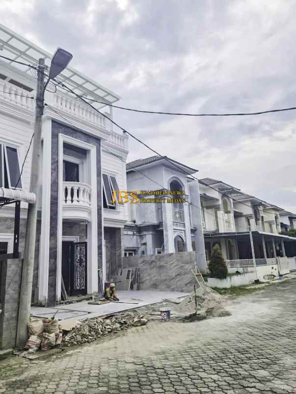 dijual villa komplek grand menteng