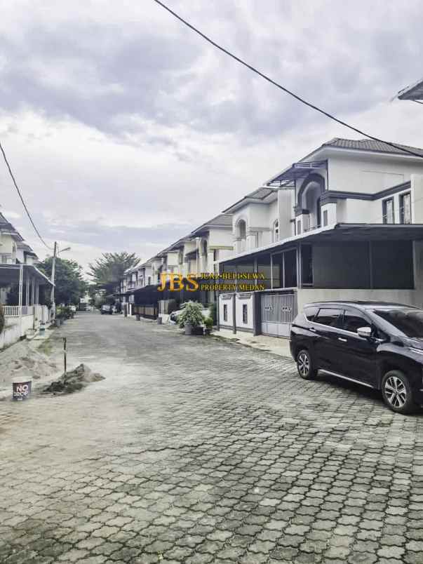 dijual villa komplek grand menteng